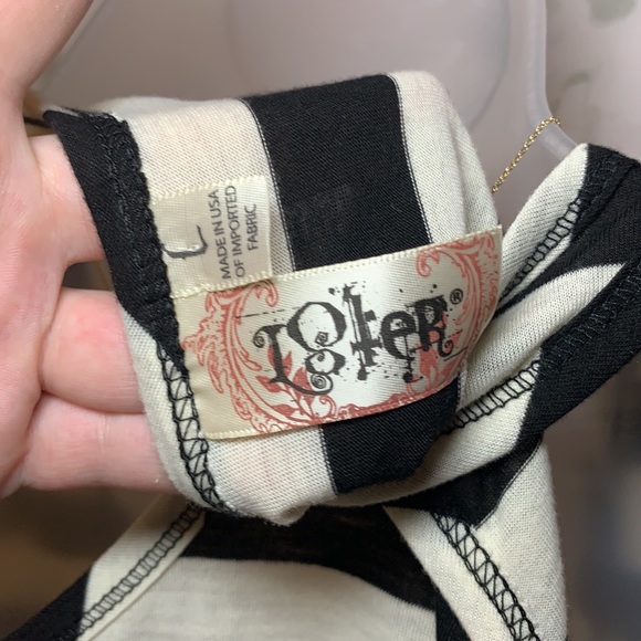 Large Black & White Stripped Tank Top - Picture 5 of 9